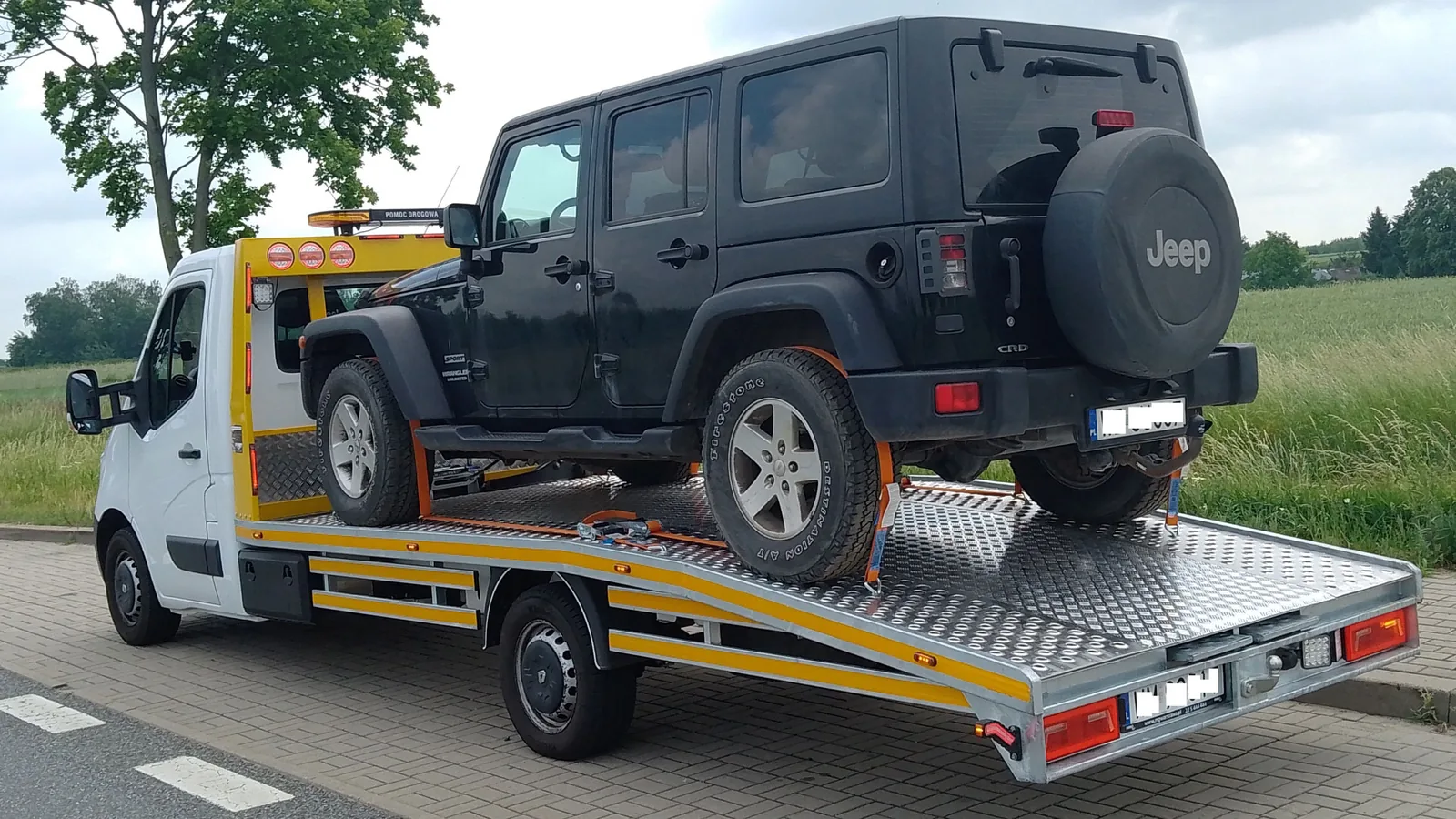 Laweta Mar-Hol podczas transportu samochodu